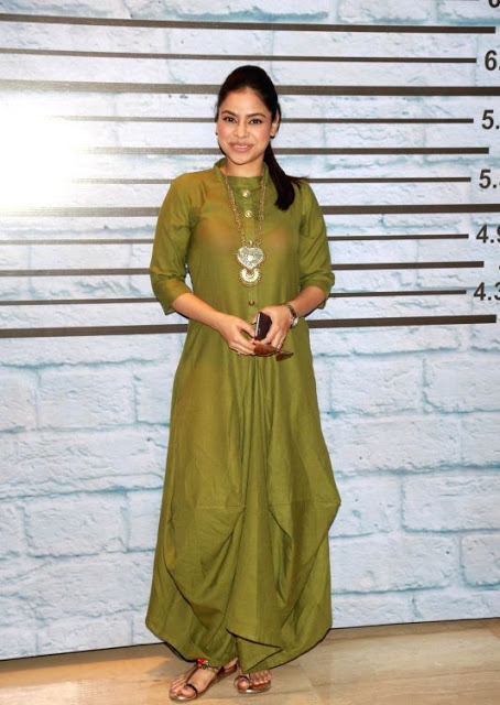 Television Actress Sumona Chakravarti Cute Smiling Face In Green Dress 81